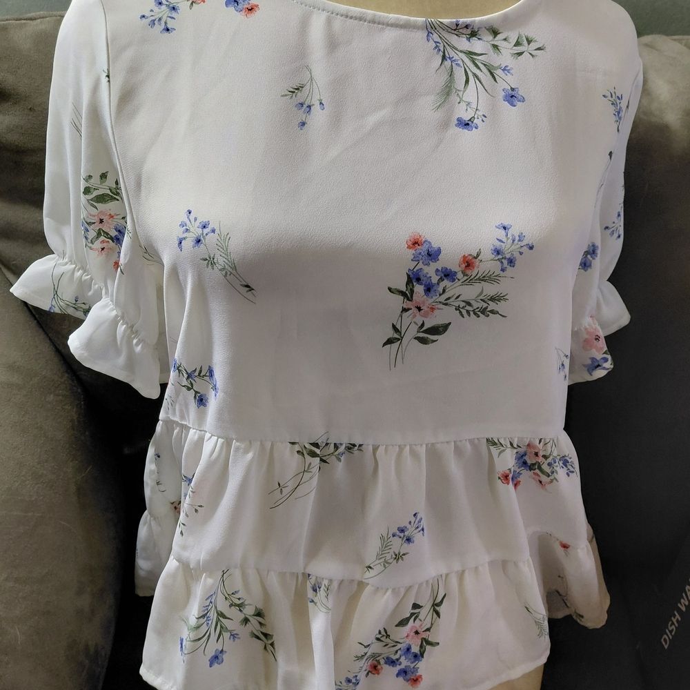 Paper Crane White Floral Blouse with Ruffle Sleeves